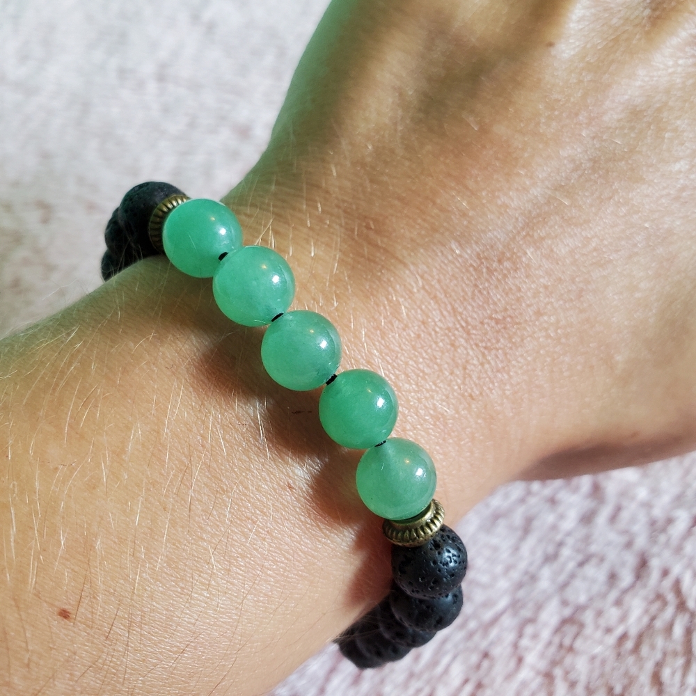 Essential Oil Diffuser Bracelet - Picture 2 of 3